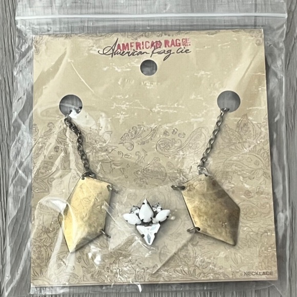 American Rag 16-in Gold-Tone Geometric Lucite Statement Necklace - Picture 2 of 8